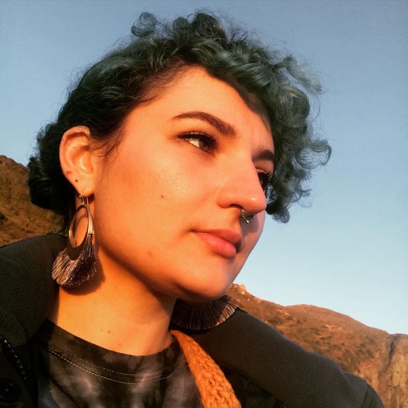 Meet Lydia Claire of Clairevoyance Threads - Picture 12 of 17